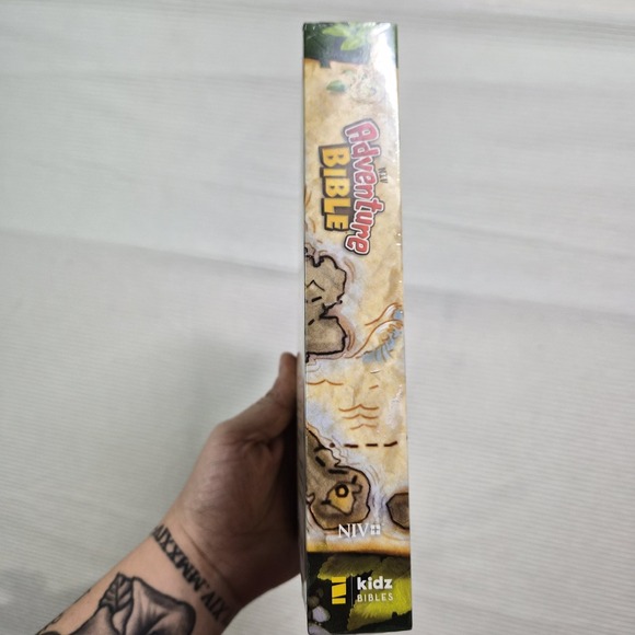 NIV, Adventure Bible, Kids, Children's, Full Color, BRAND NEW, Gift Quality - Picture 2 of 4